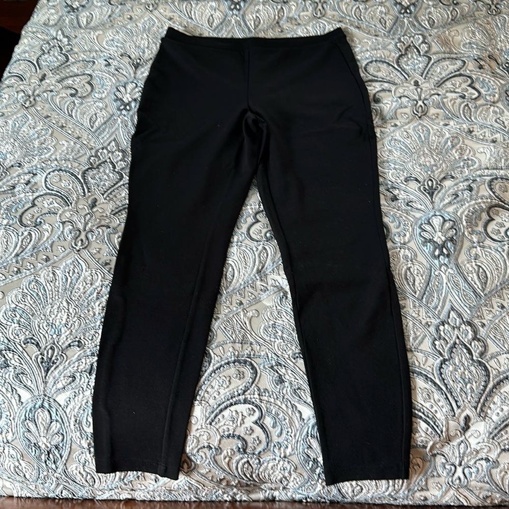 Chico’s Fabulously Slimming Legging Size 0 - NWOT